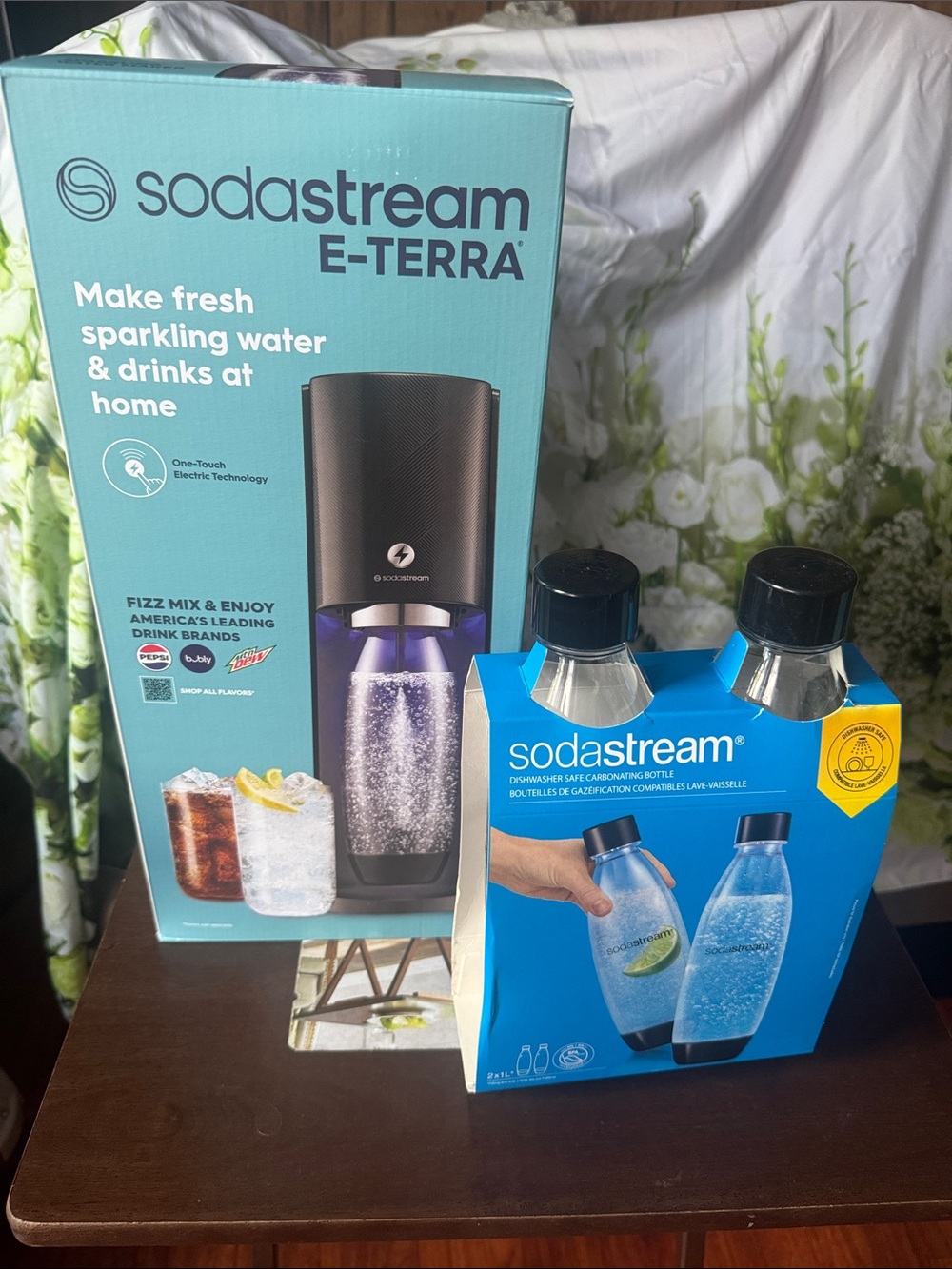 SodaStream E-Terra Sparkling Water Maker in Teal Box with Bottles